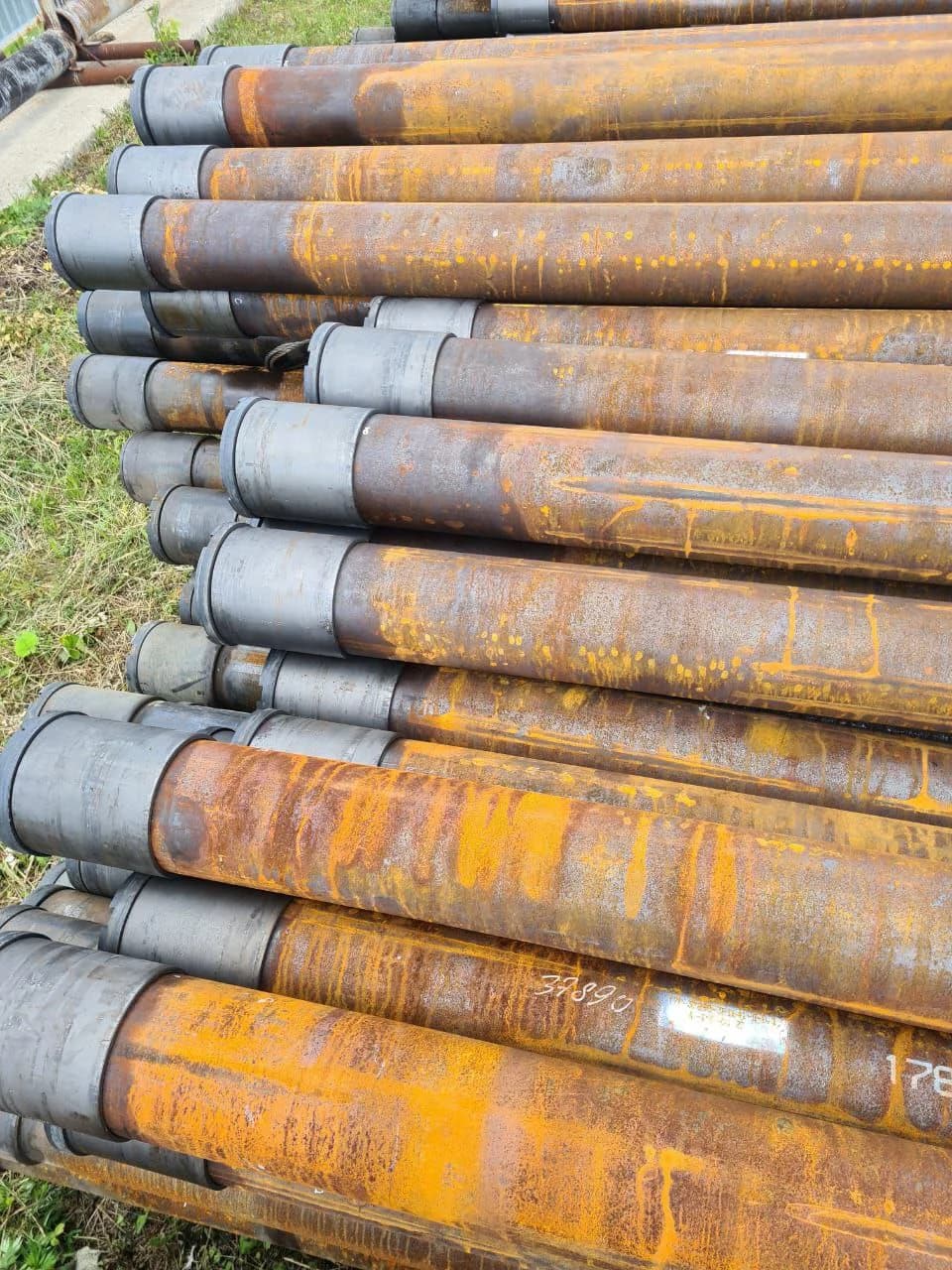 Обсадные трубы с промышленной маркировкой